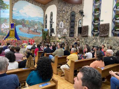 Padre Joaquim preside o oitavo dia da Novena em honra a Nossa Senhora Aparecida em Laranjeiras do Sul